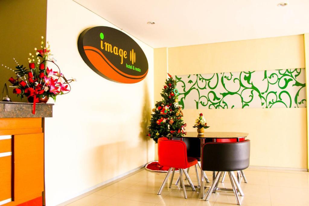Image Hotel And Resto Μπαντούνγκ Εξωτερικό φωτογραφία