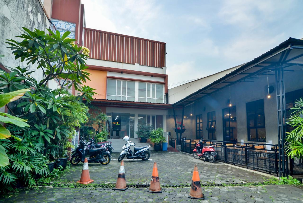 Image Hotel And Resto Μπαντούνγκ Εξωτερικό φωτογραφία