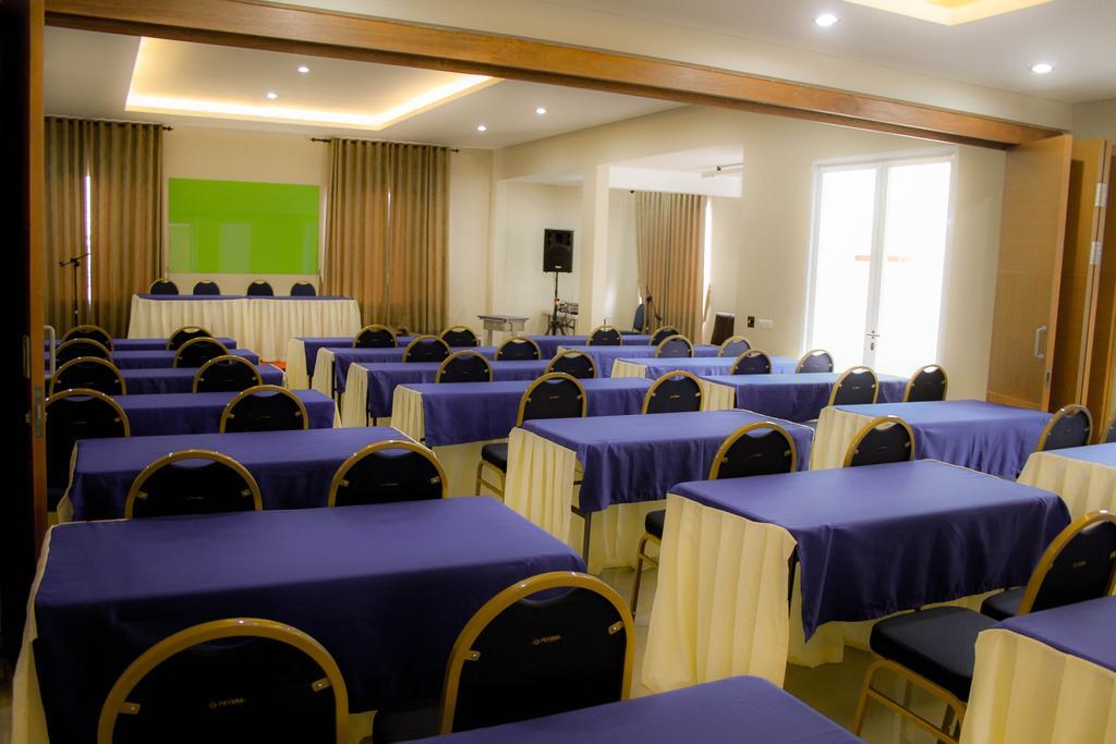 Image Hotel And Resto Μπαντούνγκ Εξωτερικό φωτογραφία
