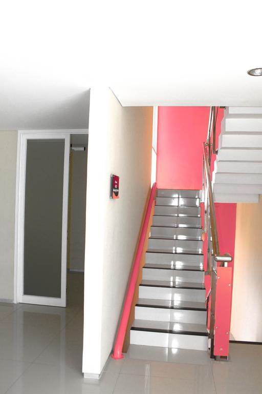 Image Hotel And Resto Μπαντούνγκ Εξωτερικό φωτογραφία